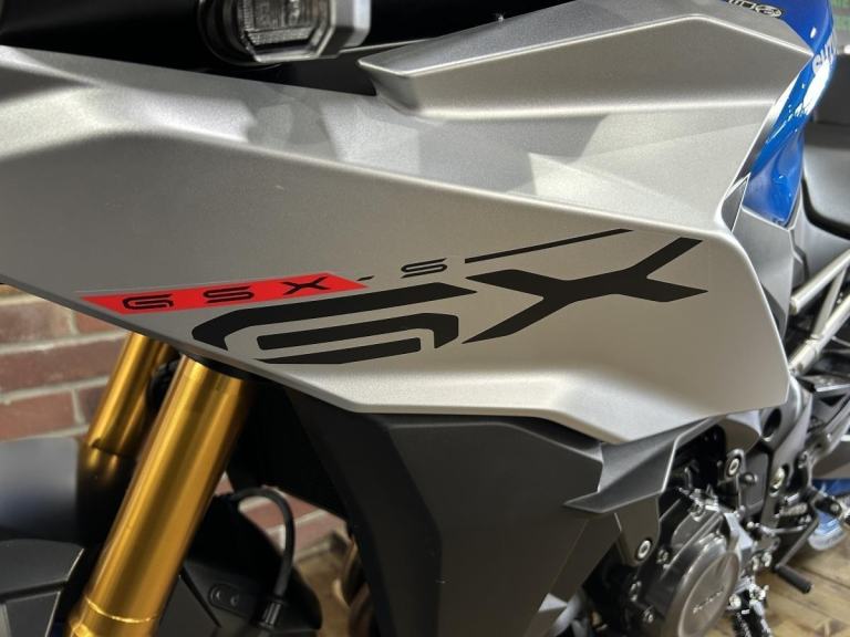 Suzuki GSX-S1000GX+ , Triton Blue with Panniers