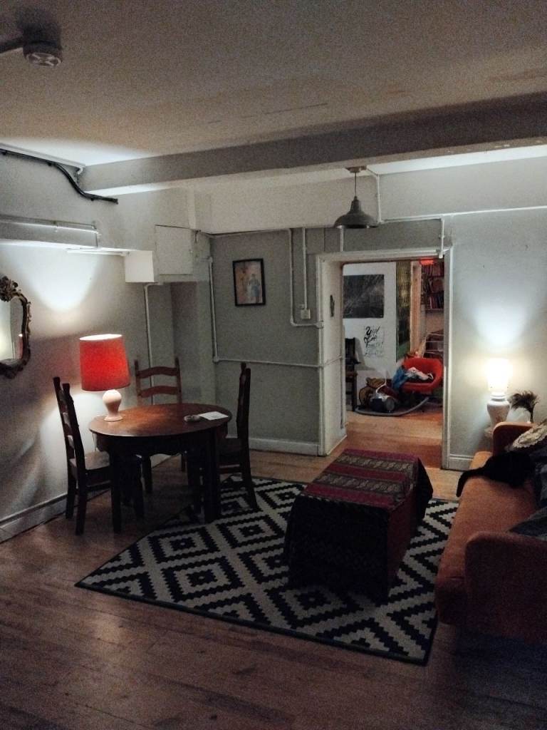 Room to Let in Dalston, Hackney