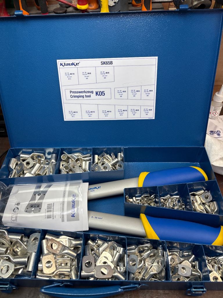 Electrical cable lug crimper Klauke