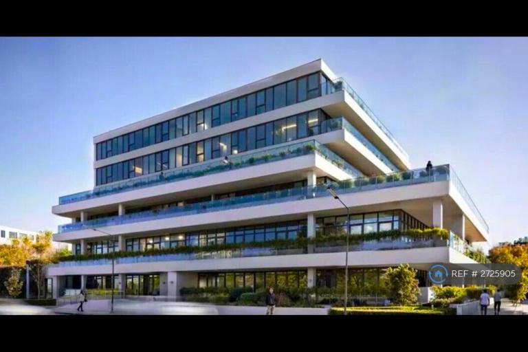 2 bedroom flat in Leeds City Center, Leeds, LS9 (2 bed) (#2725905)