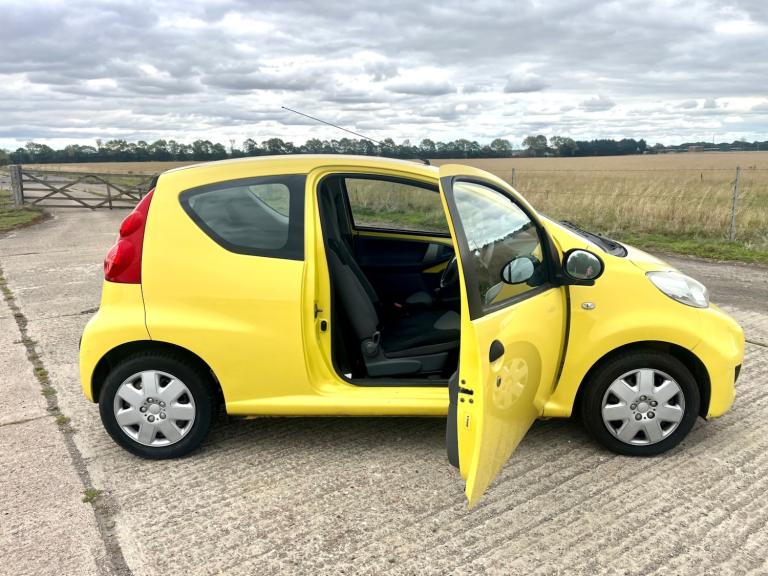 2011 Peugeot 107 Urban Lite*10m mot*£20 tax*70mpg*Low Insurance*ONLY 66k miles