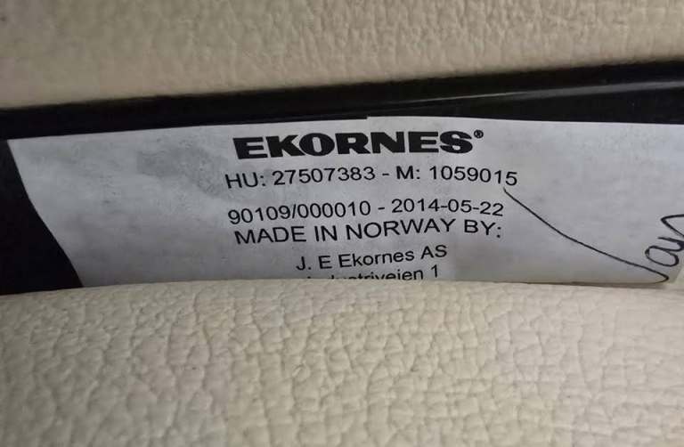 Ekornes Stressless Medium Leather Recliner Chair and Stool 3225