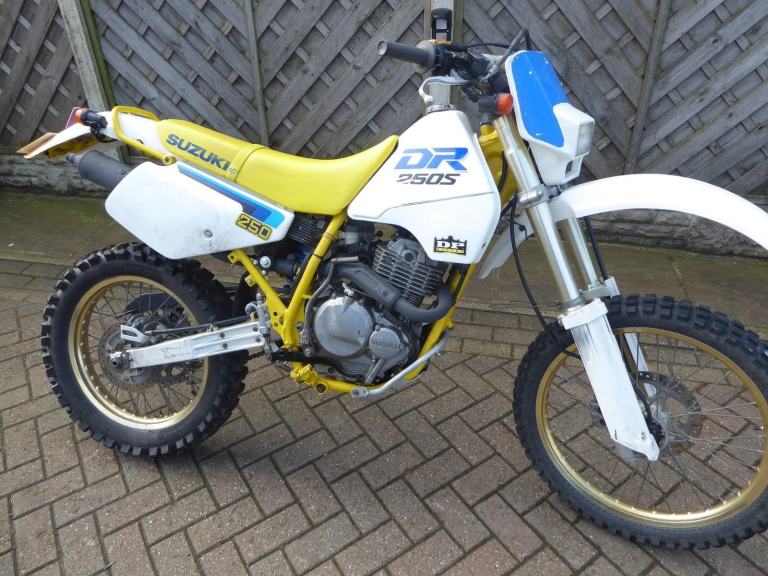 SUZUKI DR 250 S G REG LOW MILES MOT TILL 21,8,26