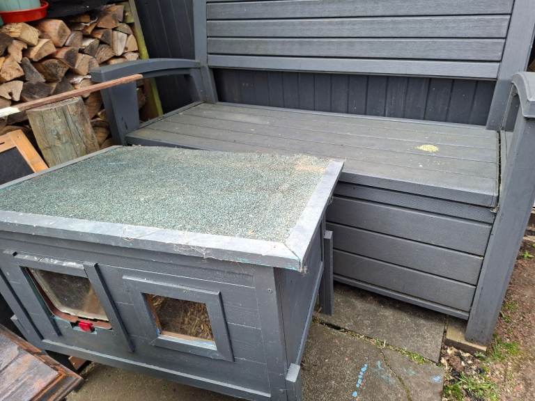 Cat shelter