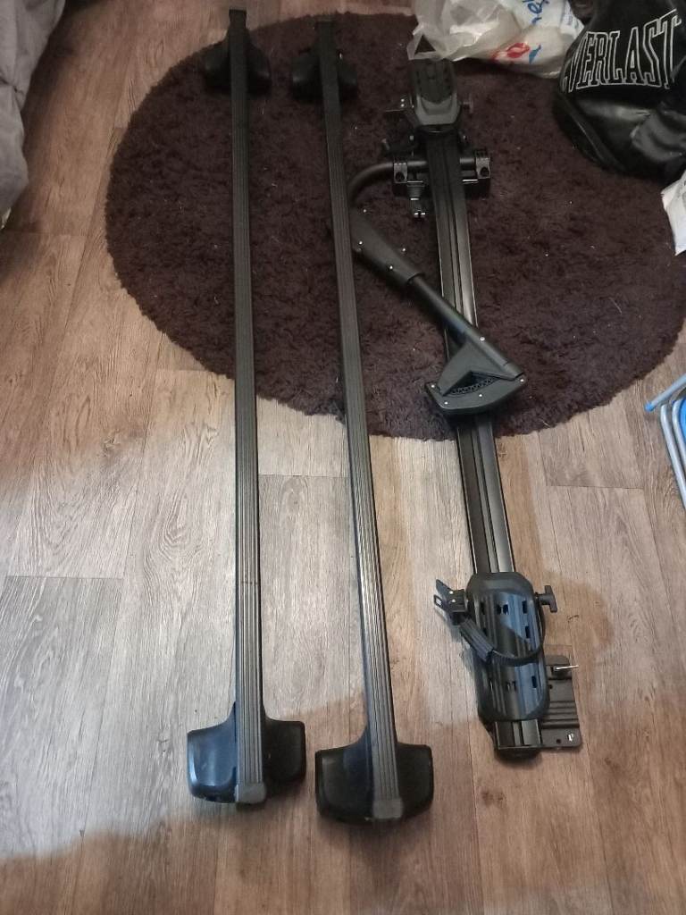 ROOF BARS 5FT AN BIKE RACK BOTH USED TWICE