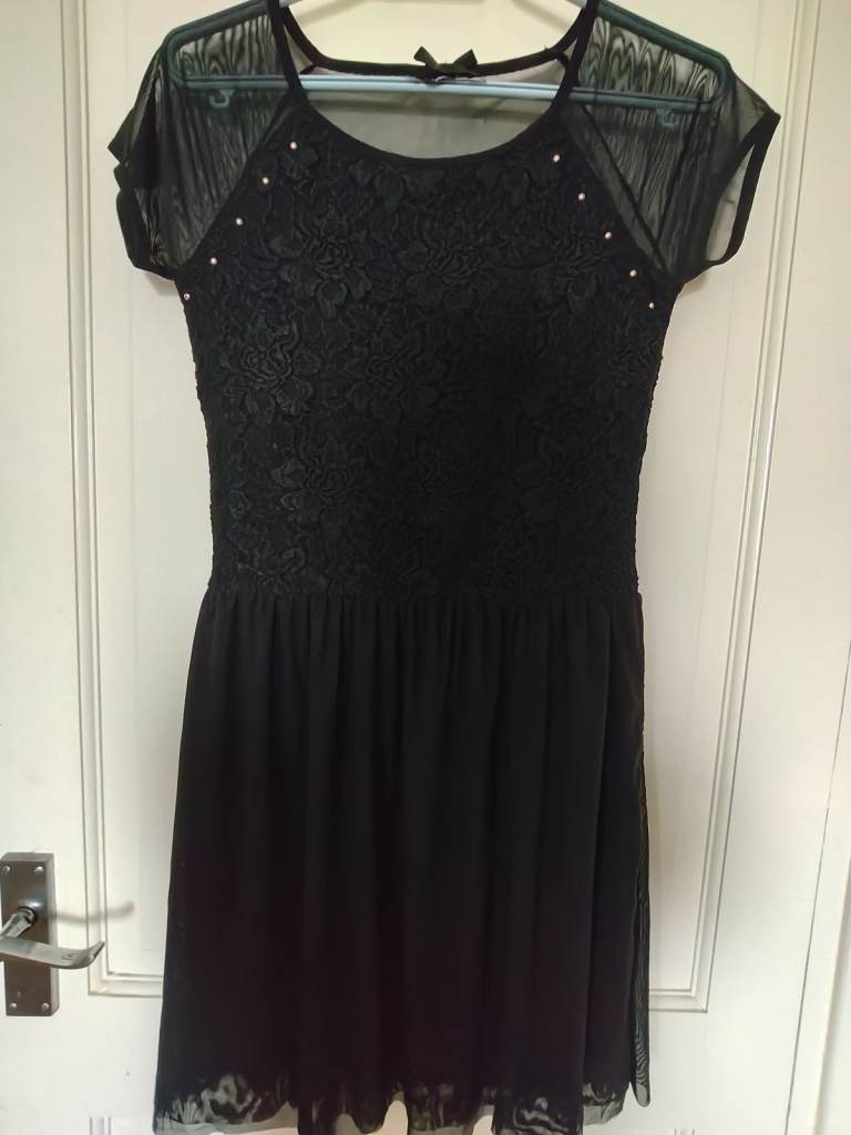 Black Lace and Mesh Dress – Very Good Condition