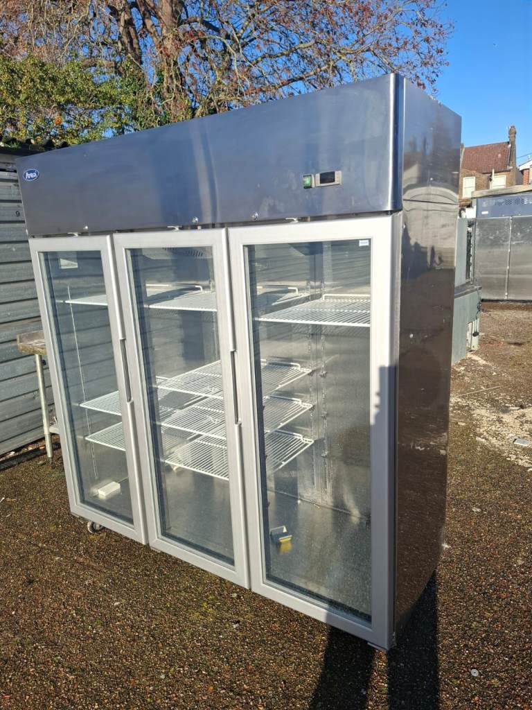 Commercial upright display fridge for shop cafe restaurant takeaway supermarket 