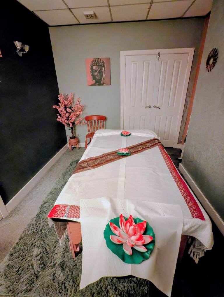 Thai traditional massage and Aromatherapy