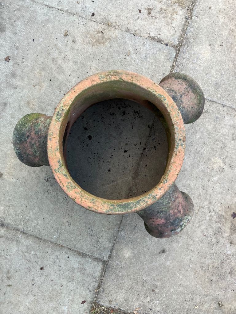 Chimney Pot With Vents 
