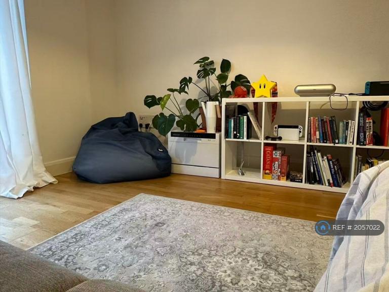 1 bedroom in Quayside House, London, E16 (#2057022)