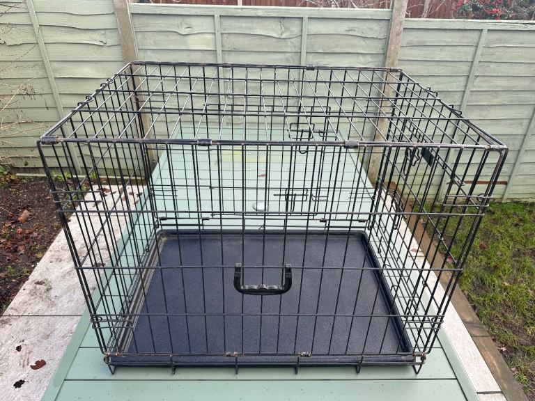 Collapsible dog crate 