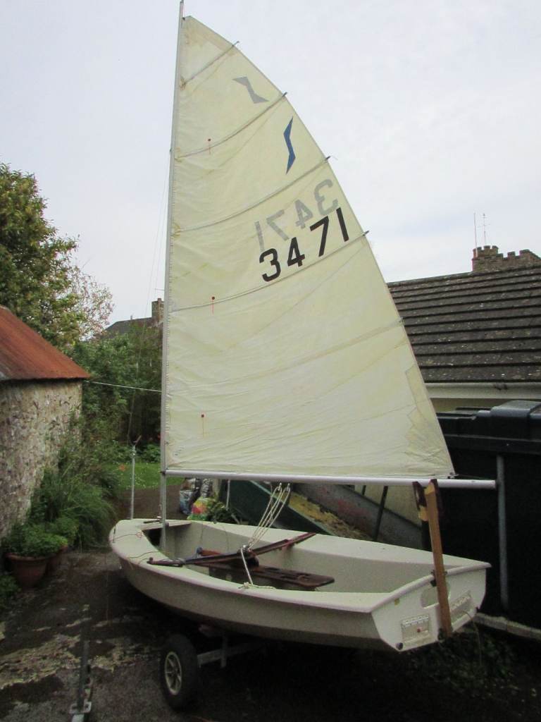 Small Dinghy Sailing Boat with Trailer