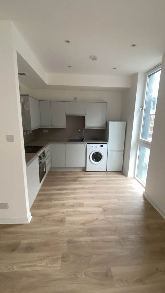 2 bed flat in Oswald St, G1 4PD