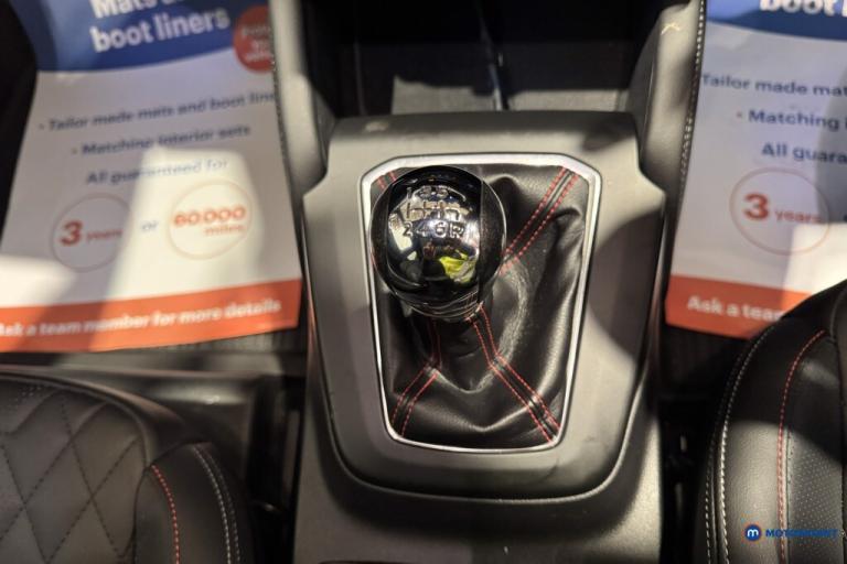 2022 Ford Focus 1.0 EcoBoost Hybrid mHEV 155 ST-Line Vignale 5dr Hatchback Petrol Manual