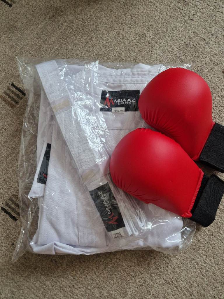 Karate suit + mitts