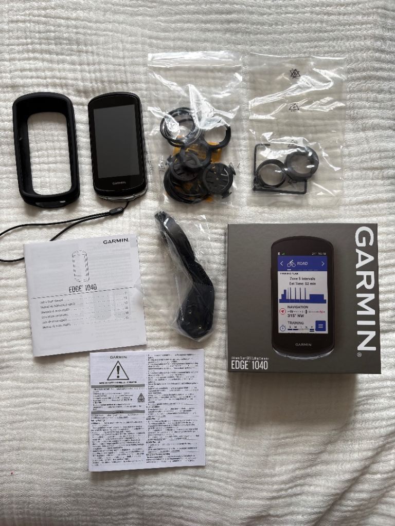 Garmin Edge 1040 GPS Bike Computer – Complete Set, Good Condition