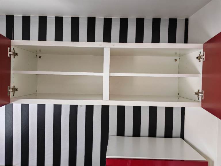 2 IKEA Besta units With Red Gloss Doors & 4 Shelves FREE DELIVERY 168