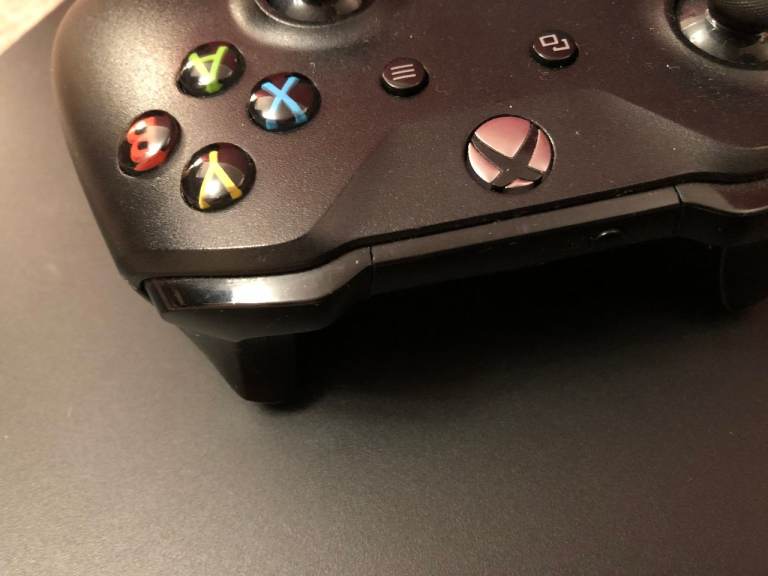 Microsoft Xbox One X - 1TB - Boxed