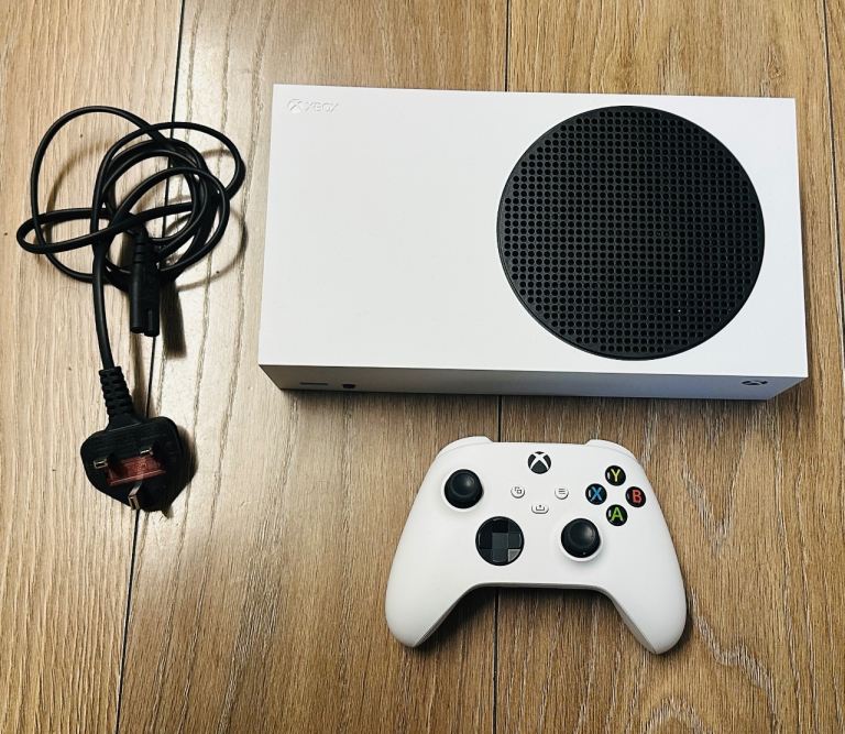 XBox Series S - 512GB SSD - Good Condition