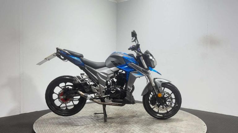 Lexmoto Viper 2017 ONLY 16K RUNNING PROJECT BIKE SPARES OR REPAIR LEARNER BIKE 1