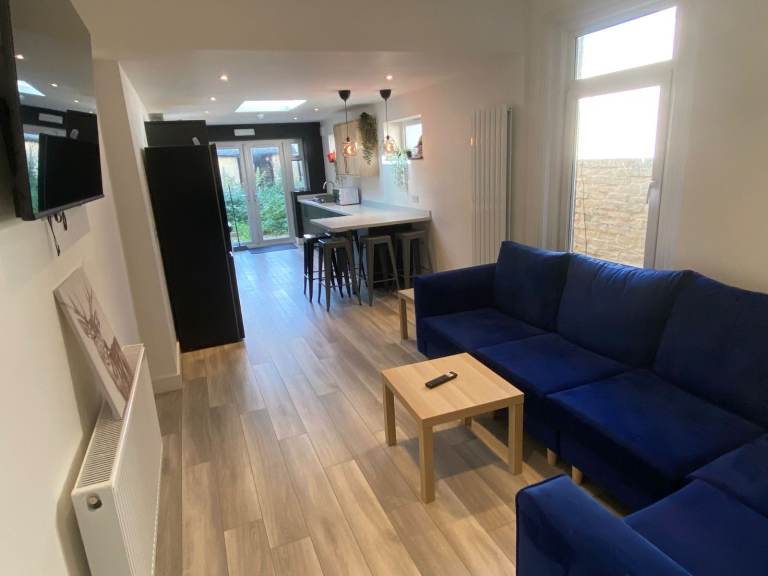 TOP QUALITY DOUBLE EN SUITE ROOM TO LET 
