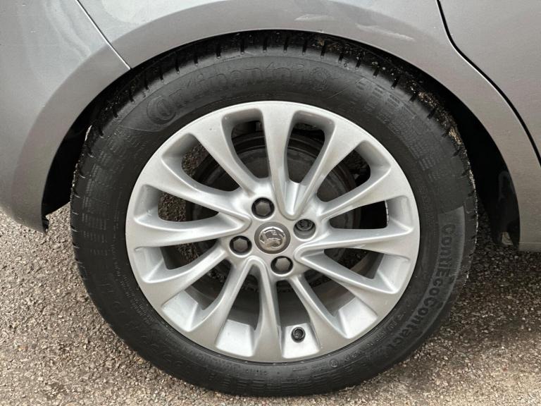 2017 Vauxhall Corsa 1.4 ecoFLEX SE 5dr HATCHBACK PETROL Manual