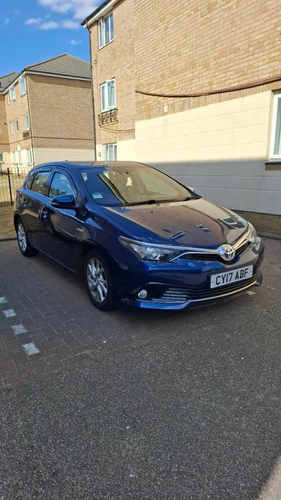 2017 Cat-S Toyota Auris 1.8 Hybrid Auto