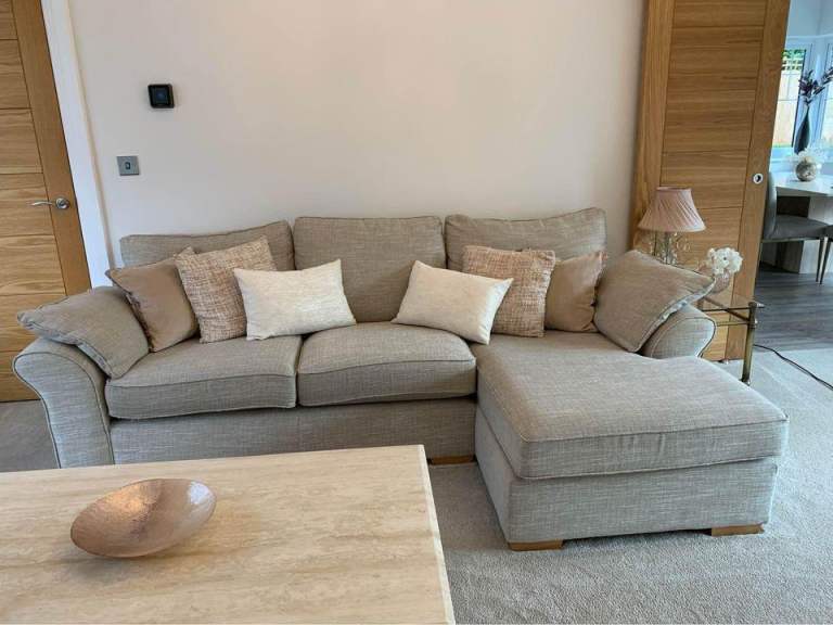 L shape 4x Green sofa