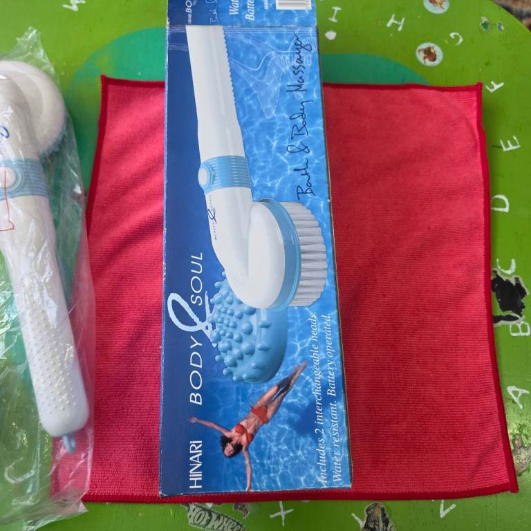 Bath Massager Vibrating,  With 2 Attachment,  Required X2 AA Hinari Brand New