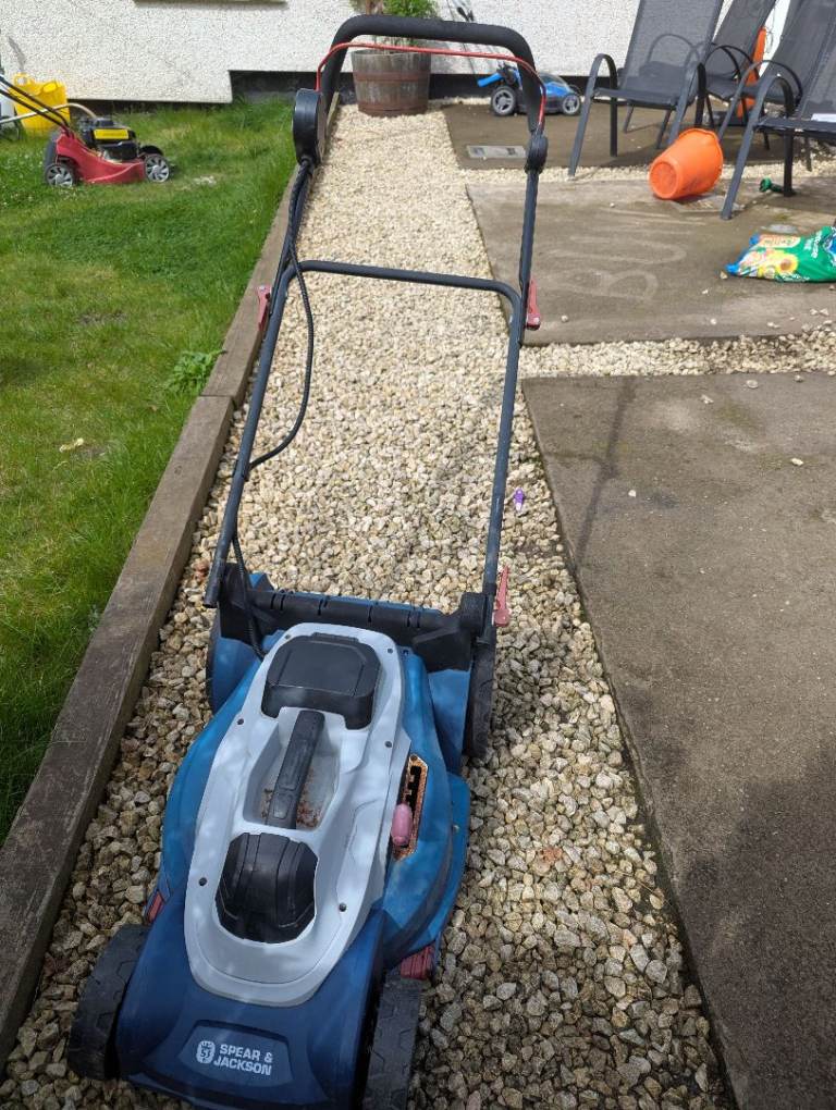Spear & Jackson Cordless Lawn Mower with Battery and Charger