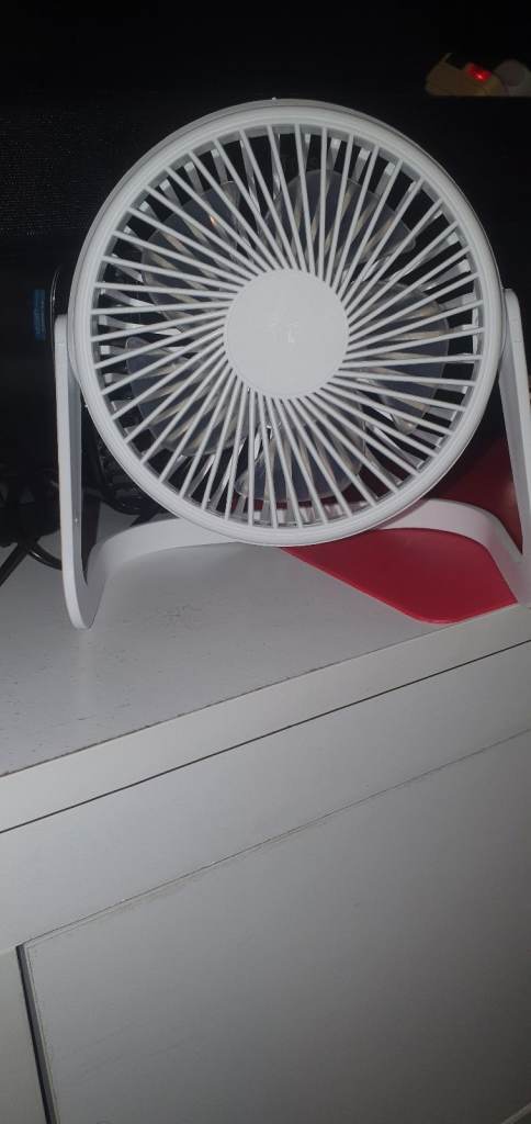 Mini desk fan 