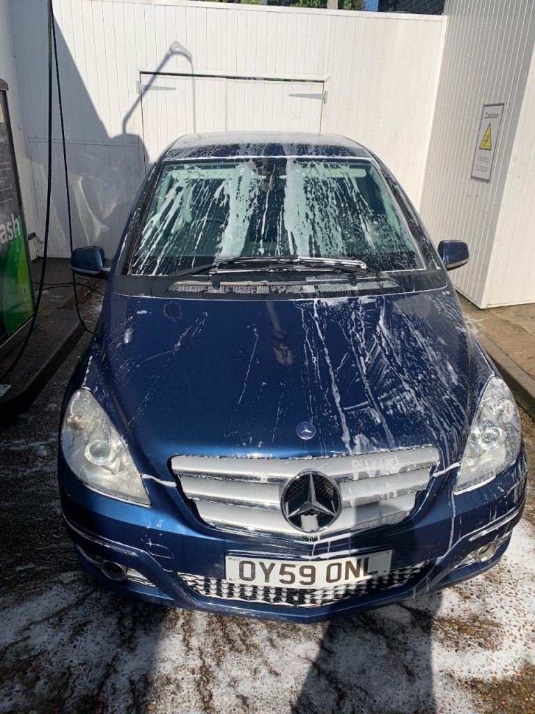 Breaking Mercedes B160 Sport