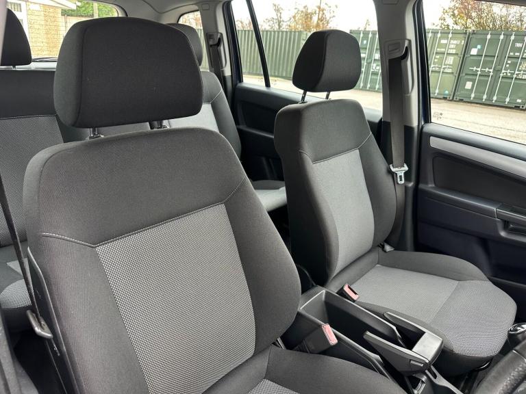 2014 Vauxhall Zafira 1.8 16V Exclusiv Euro 5 5dr MPV Petrol Manual