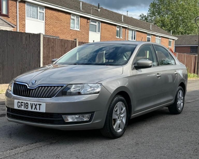 Skoda, RAPID, Hatchback, 2018, Semi-Auto, 1395 (cc), 5 doors