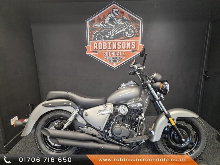 Keeway Superlight 125cc LTD learner legal cruiser.
