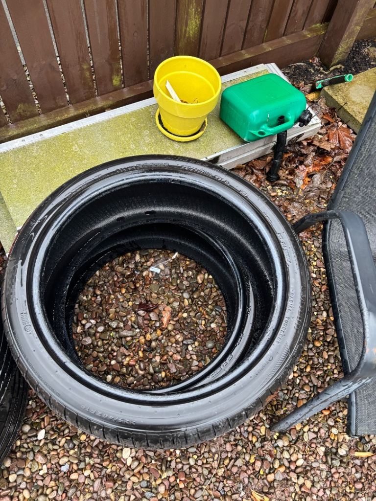 4x225/40/19 tyres for sale brand new have receipt to proof