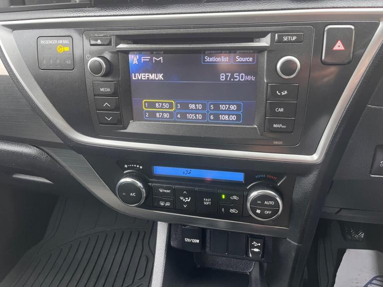 2014 Toyota Auris 1.6 V-Matic Icon 5dr HATCHBACK PETROL Manual