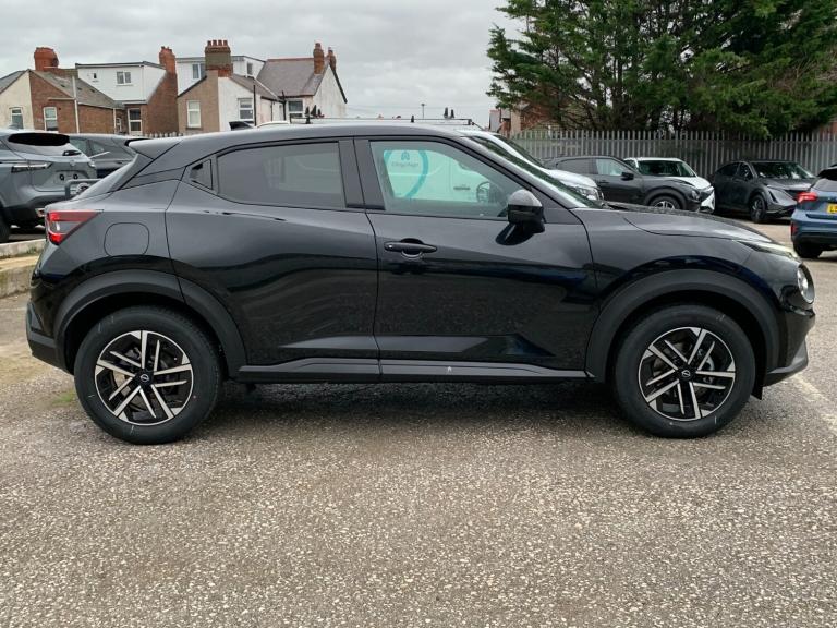 2025 Nissan Juke 1.0 DiG-T N-Connecta 5dr HATCHBACK PETROL Manual