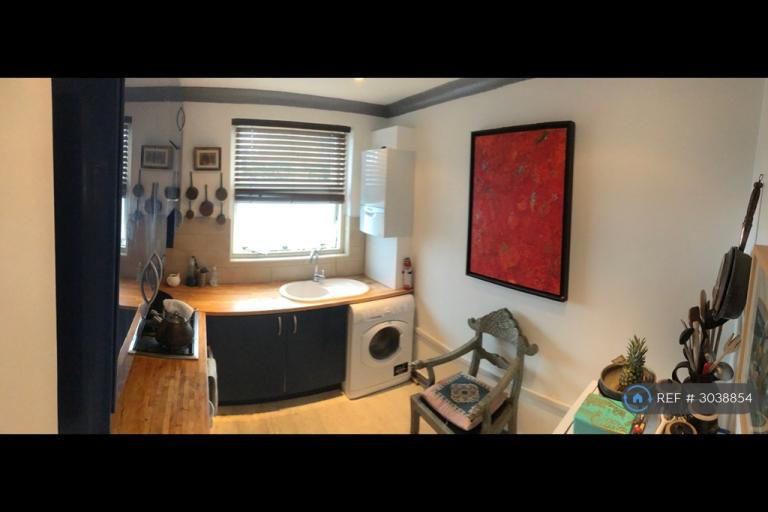 1 bedroom flat in London, London, W14 (1 bed) (#3038854)