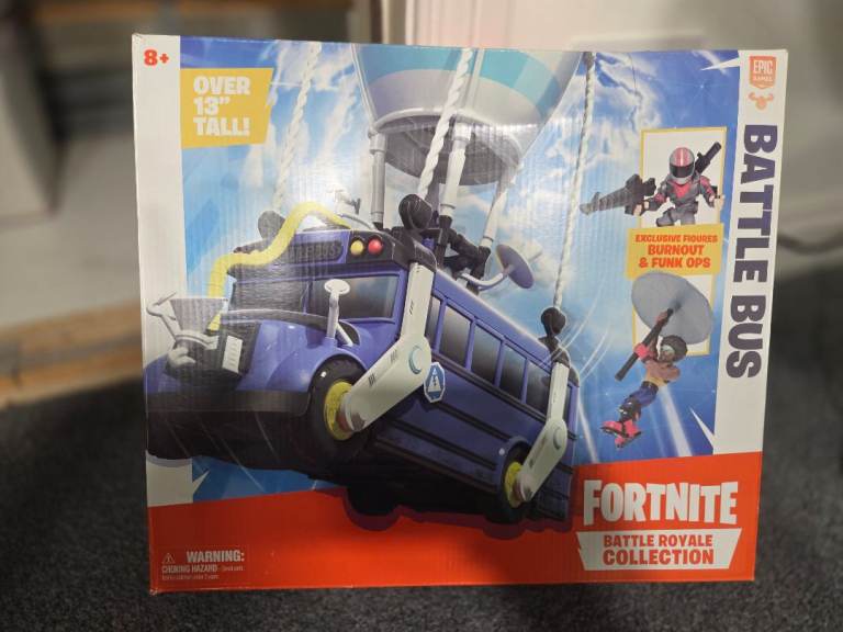 Fornite Battlebus and Figurines
