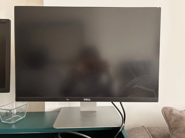 Dell U2415 24" UltraSharp LED Monitor 1920 x 1200
