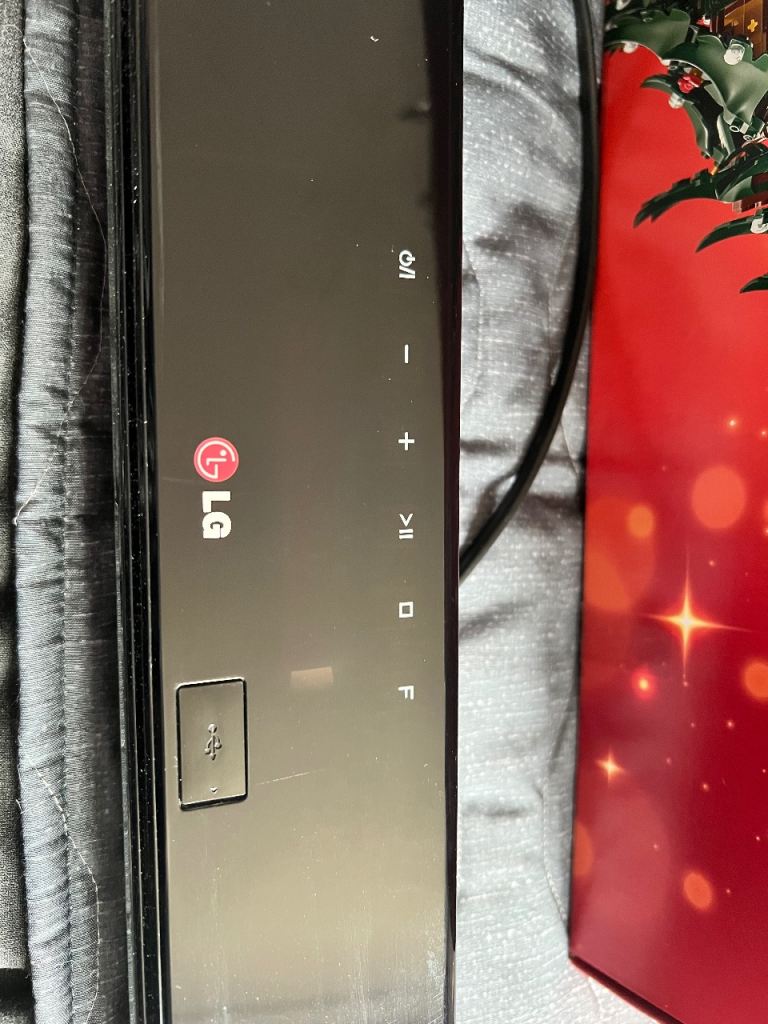 LG NB3530A Soundbar & Wireless Subwoofer with Remote – Great Condition