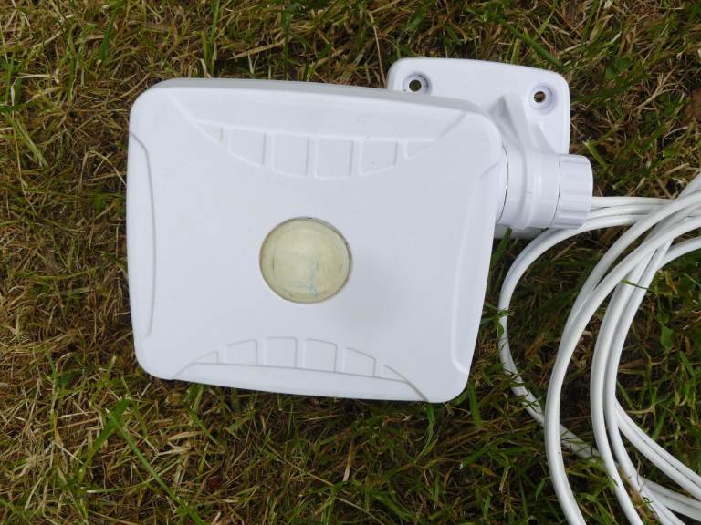 Poynting - -  Omni-directional Outdoor Antenna SMA 4 dBi     FREE delivery within --10miles