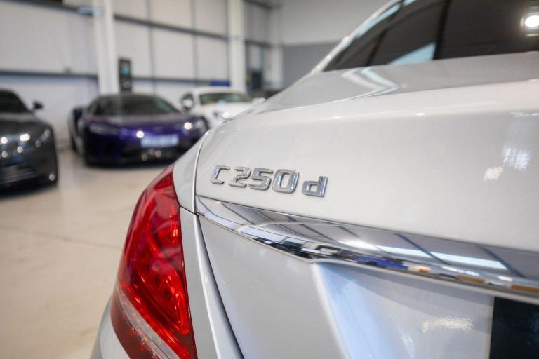 2018 Mercedes-Benz C Class 2.1 C250d AMG Line (Premium Plus) Saloon 4dr Diesel G-Tronic+ Euro 6 (...