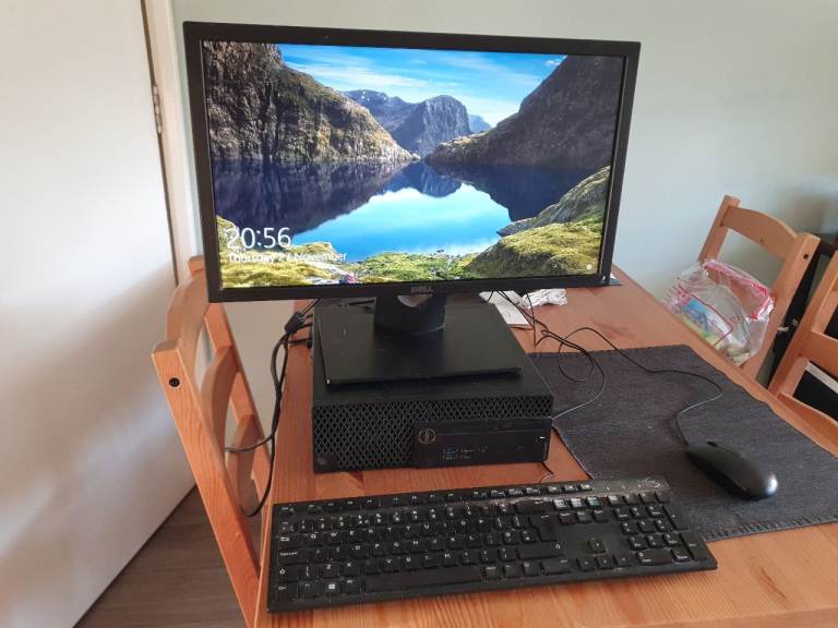  Dell Optiplex 3050 desktop PC with monitor, keyboard and mouse