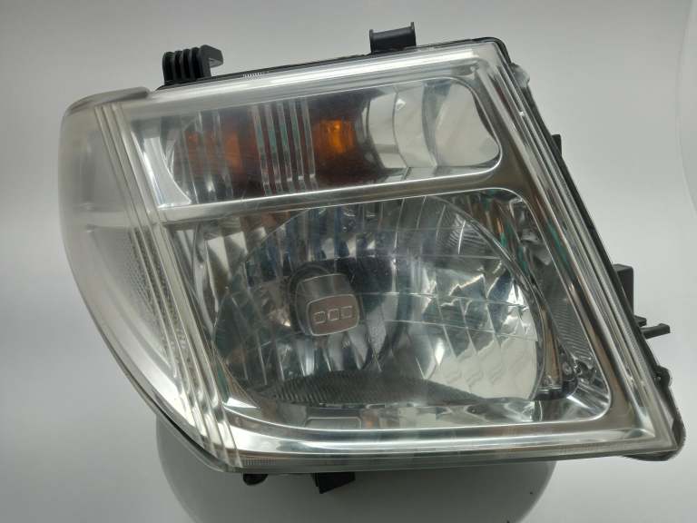 Nissan Navara Headlamp Headlight O/S 2005-2010 Unknown Pickup Rh