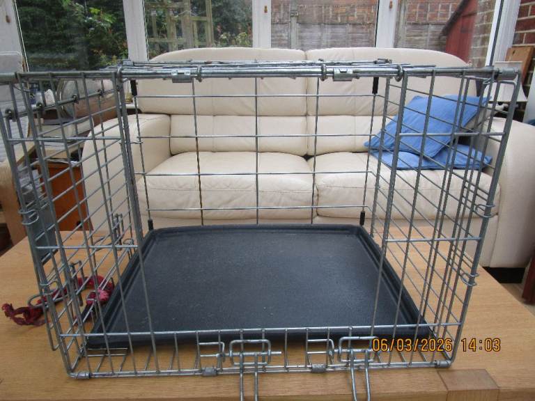 Pet/animal  carrier cage