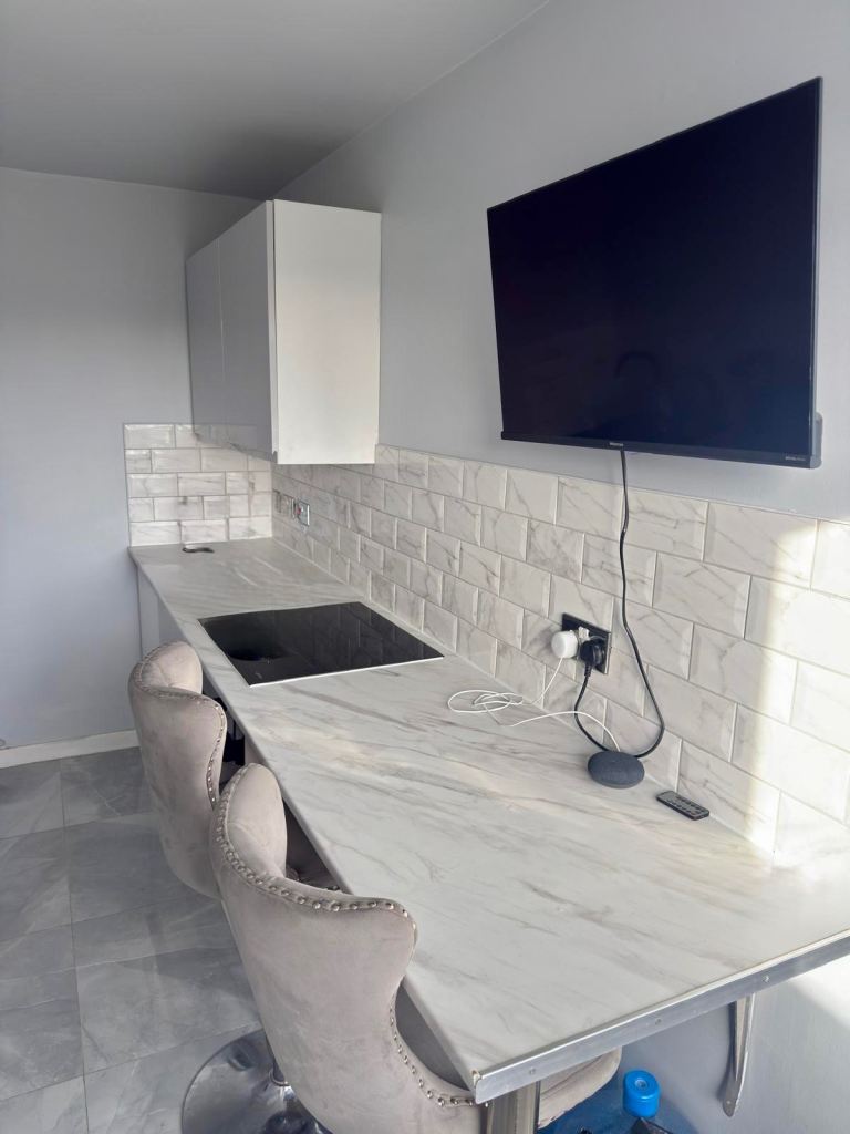 Building and decorating 