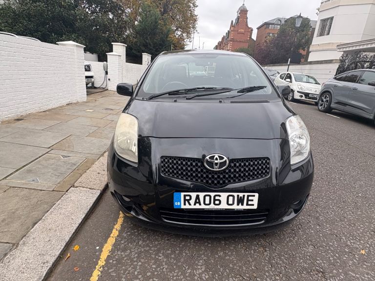 toyota YARIS,2006 1.3 automatic 5 doors,drives great, great condition , 90k miles,1 year mot,2 keys 