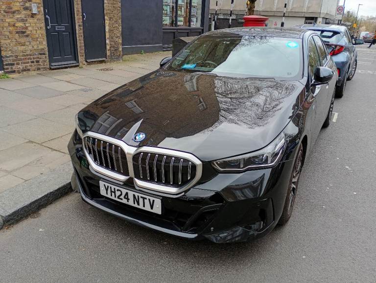 2024 BMW 5 Series 530e M Sport 4dr Auto SALOON Black Petrol/Electric Hybrid Automatic.